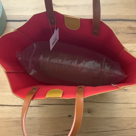 NWT yellow and white striped tote - Picture 8 of 8